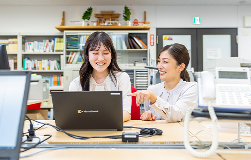 社内は常にコミュニケーションが活発でアットホームな雰囲気です★