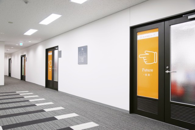 綺麗なオフィスで快適★お昼は美味しい手作りお弁当屋さんも来ます★休憩室アリ★電子レンジ・ドリンク・冷蔵庫など充実★